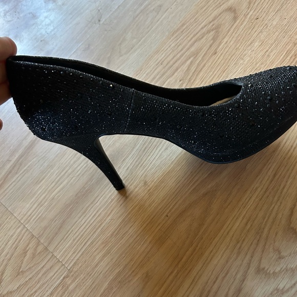 Sparking Black heals size 9.5 - Picture 3 of 5